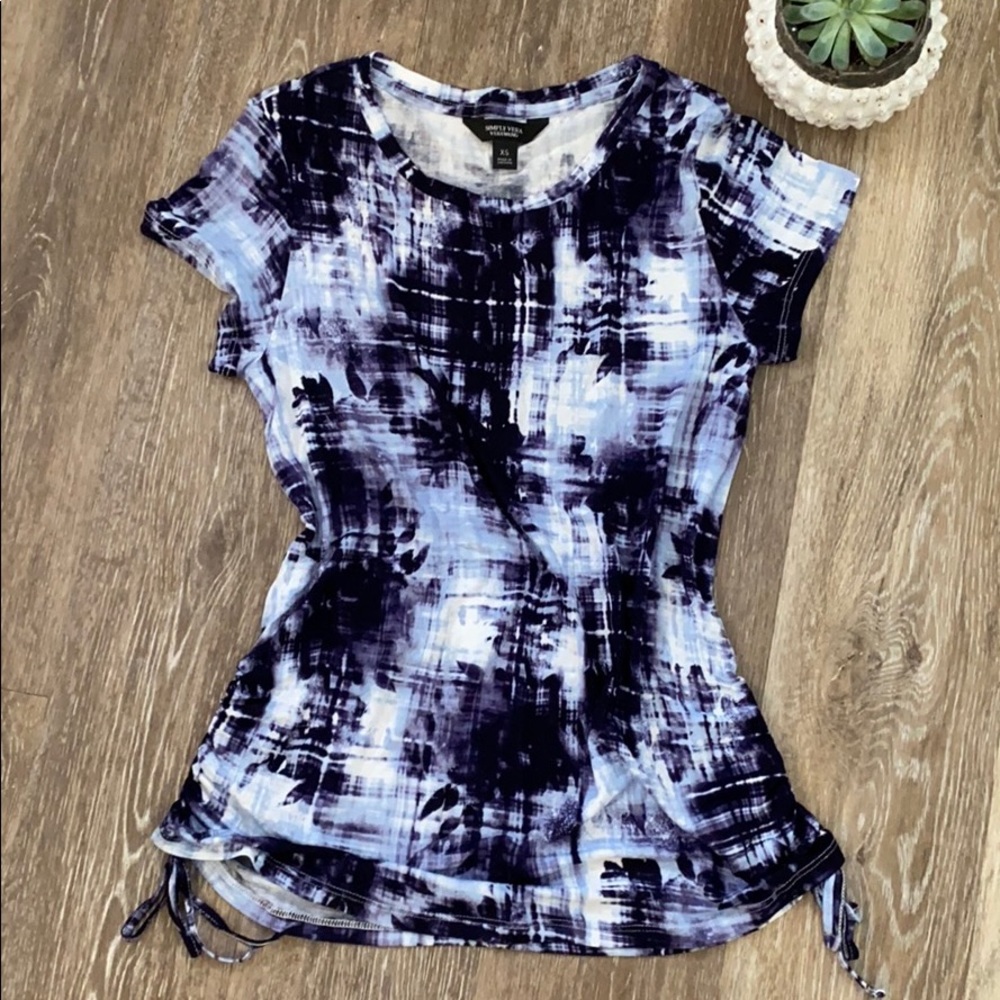 Simply Vera Vera Wong  Women’s size XS tee shirt